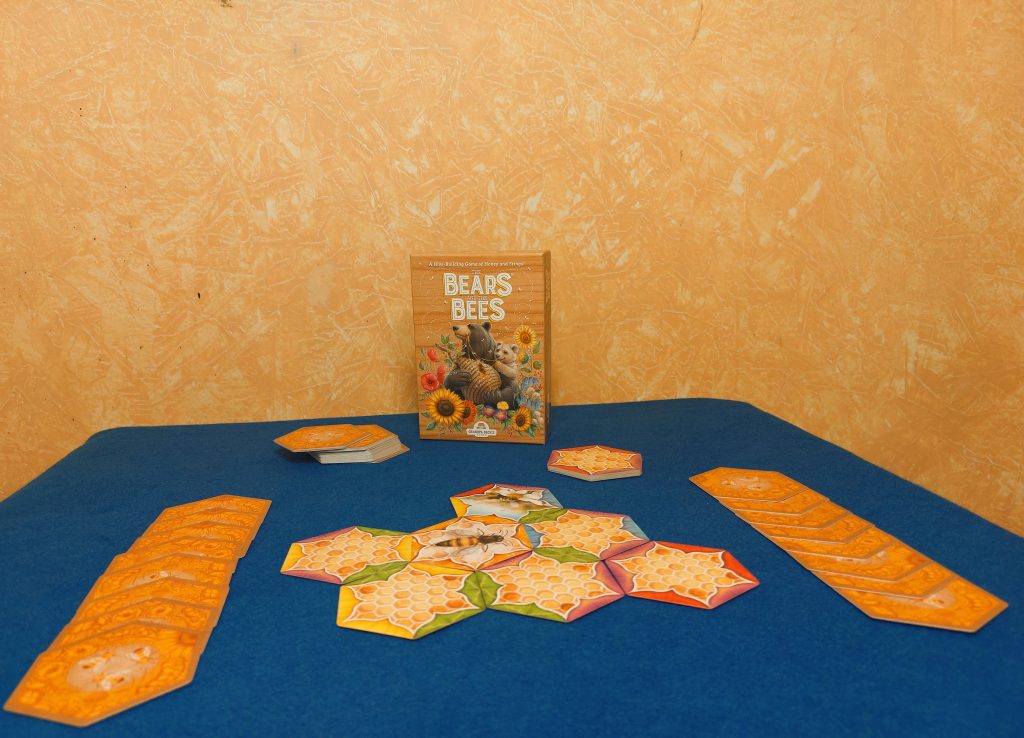 The bears and the bees, cartas de jugadores, mazo de cartas y cartas centrales.