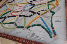 Tablero de juego ticket to ride, mostrando trenes en Miami